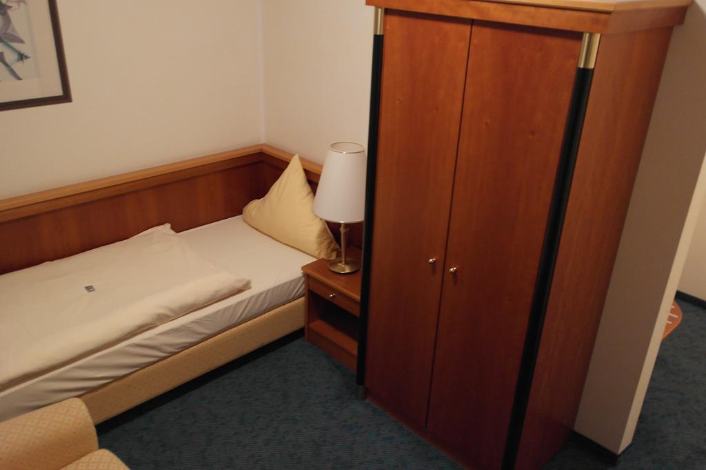 Hotel Jahnhaus Langenfeld (North Rhine-Westphalia) Room photo