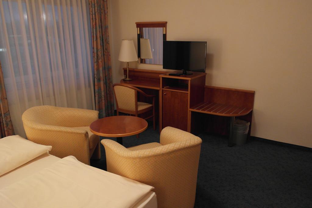 Hotel Jahnhaus Langenfeld (North Rhine-Westphalia) Room photo