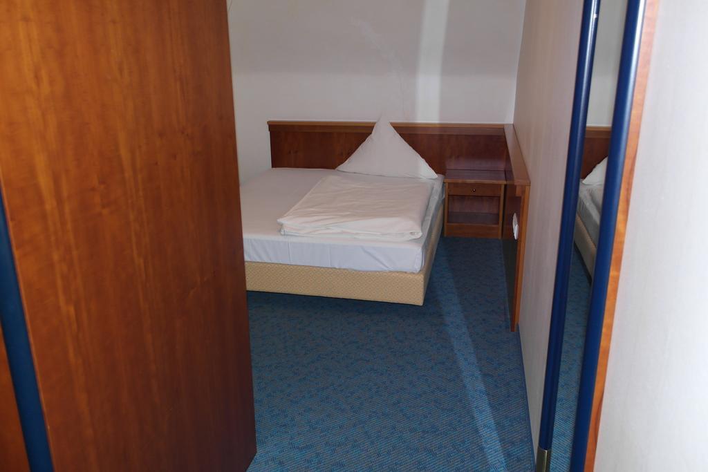 Hotel Jahnhaus Langenfeld (North Rhine-Westphalia) Room photo